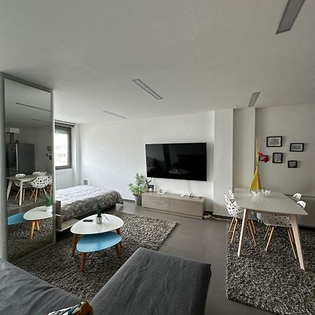 Hitech Appartment Amaliada Extérieur photo