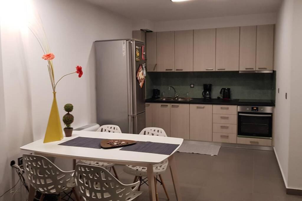 Hitech Appartment Amaliada Extérieur photo